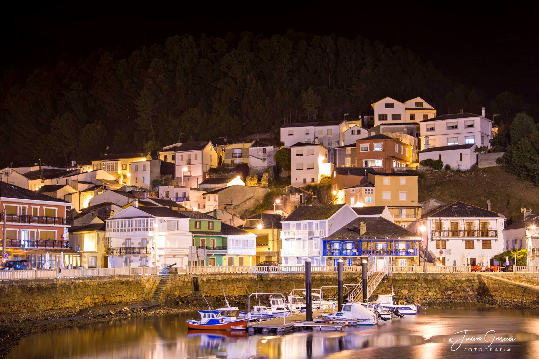 Porto do Barqueiro nocturno